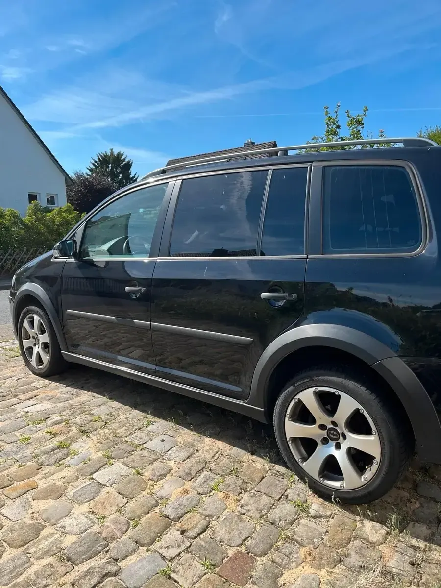 Gebraucht VW Touran Cross 140 PS (102 kW) 2008 Schwarz Van / Kleinbus