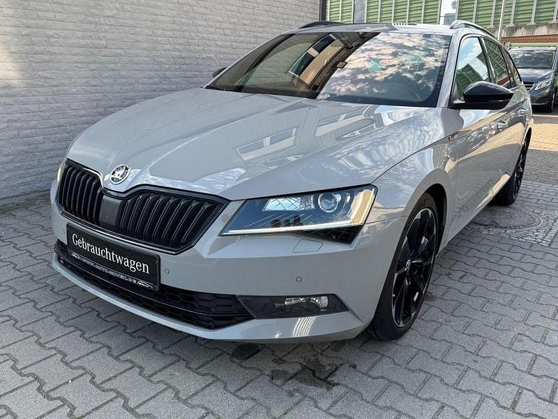 Grau Gebraucht 2019 Skoda Superb SportLine Kombi | 19.900 € (Guter Preis) - Bild 1/4