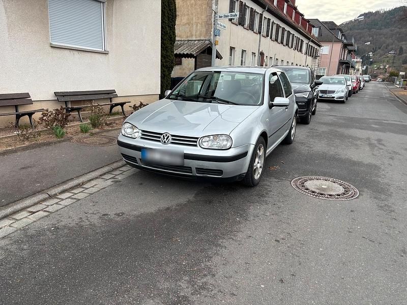 Gebraucht VW Golf IV 101 PS (74 kW) 2002 Silber Kleinwagen