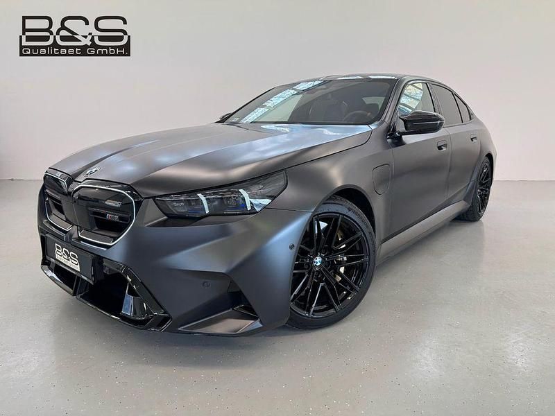 Grau Gebraucht 2025 BMW M5 Performance Limousine | 135.990 € (Fairer Preis) - Bild 1/4