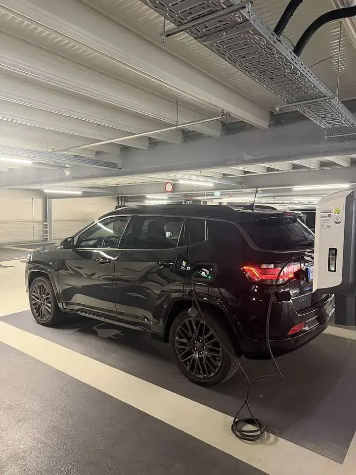 Gebraucht Jeep Compass 179 PS (131 kW) 2022 Schwarz SUV