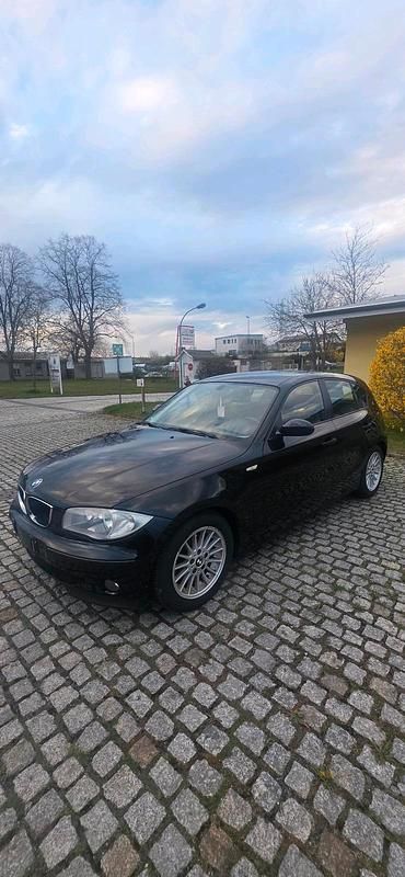 Gebraucht BMW 118 129 PS (94 kW) 2005 Schwarz Kleinwagen