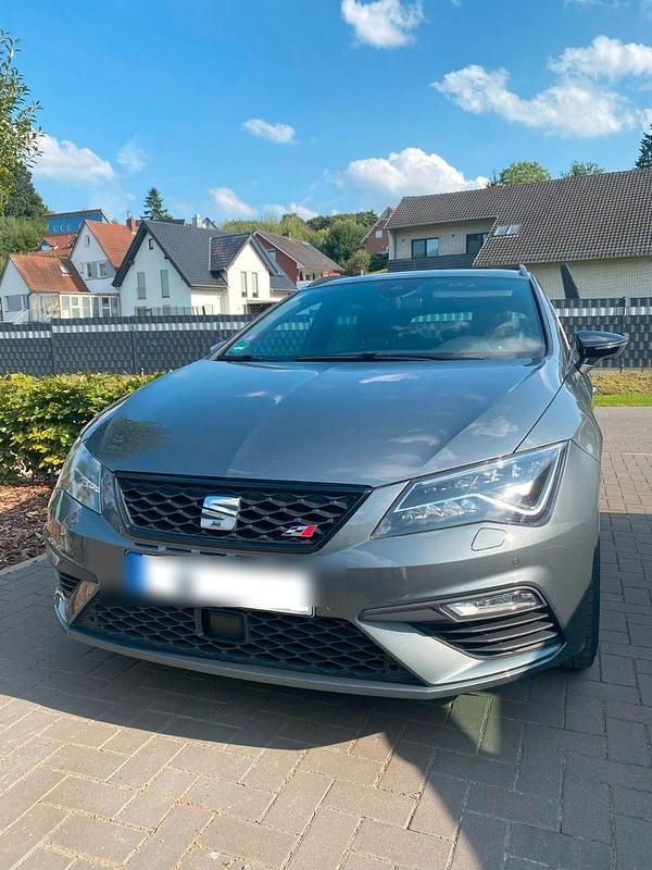 Grau Gebraucht 2017 Cupra Leon Kombi | 12.700 € (Superpreis) - Bild 1/4