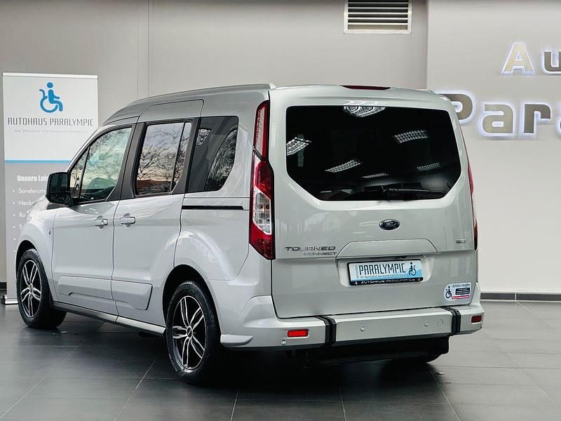 Gebraucht Ford Tourneo Connect Titanium 101 PS (74 kW) 2017 Silber Van / Kleinbus