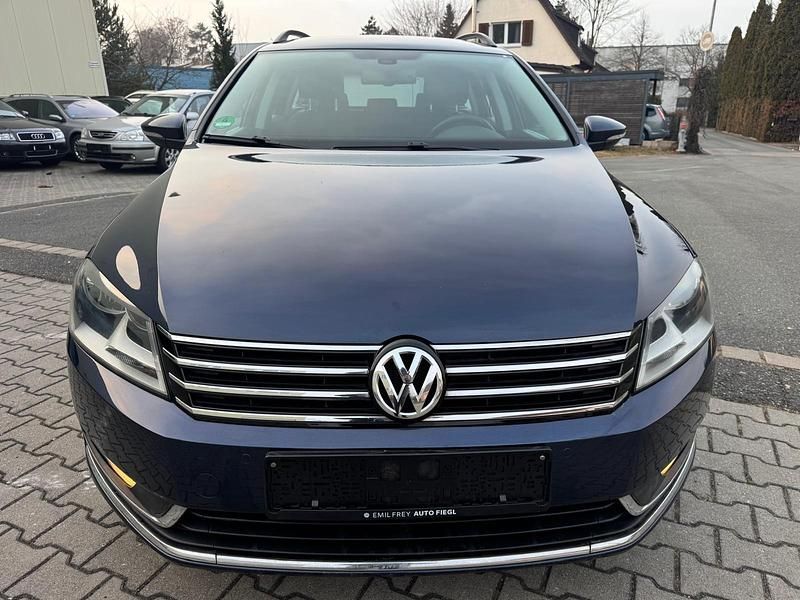 Gebraucht VW Passat 125 PS (91 kW) 2011 Blau Kombi