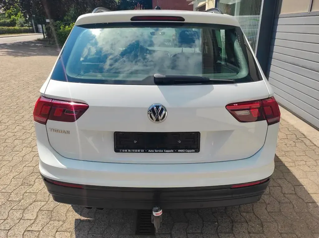 Gebraucht VW Tiguan Comfortline 131 PS (96 kW) 2020 Pure white SUV