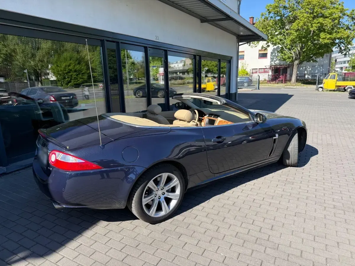 Gebraucht Jaguar XK 298 PS (219 kW) 2006 Blau Cabrio