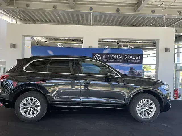 Gebraucht VW Touareg R-line 231 PS (169 kW) 2022 Schwarz SUV