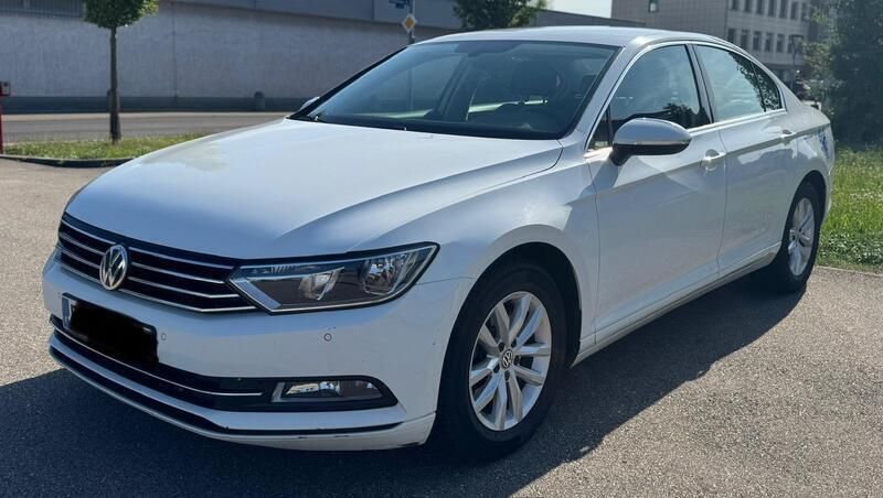 Weiß Gebraucht 2017 VW Passat Limousine | 7.000 € - Bild 1/4