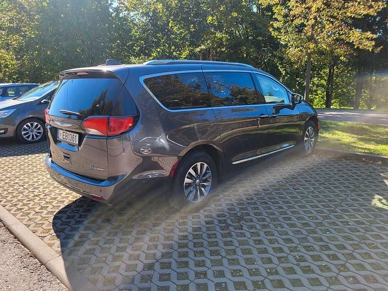 Gebraucht Chrysler Pacifica 264 PS (194 kW) 2020 Grau Van / Kleinbus