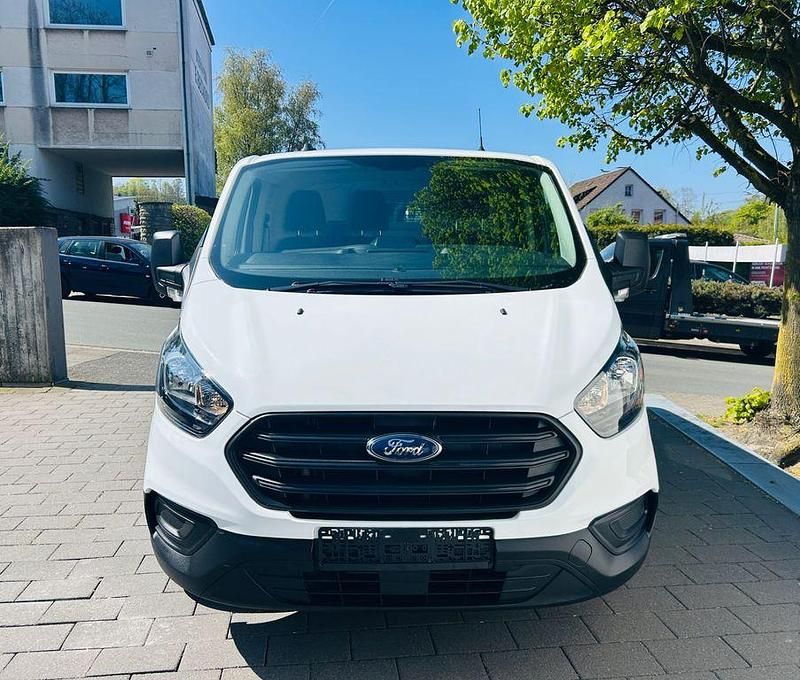 Second-hand Ford Transit Custom 105 CP (77 kW) 2022 Alb Monovolum