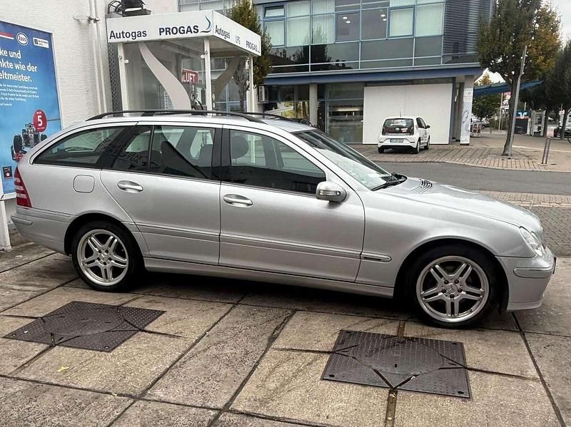 Gebraucht Mercedes C180 Avantgarde 143 PS (105 kW) 2005 Silber Kombi