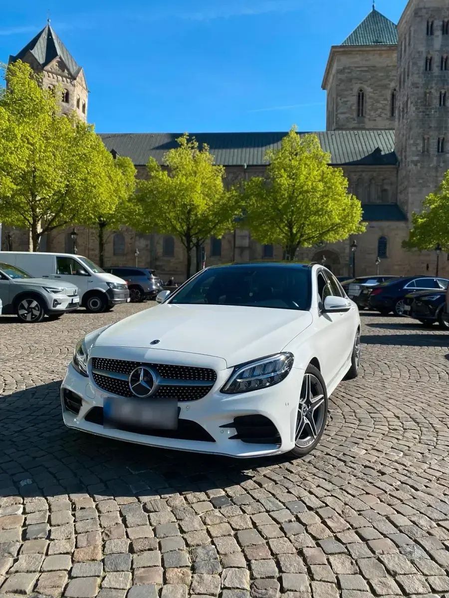Gebraucht Mercedes C160 AMG line 129 PS (94 kW) 2019 Weiß Coupé