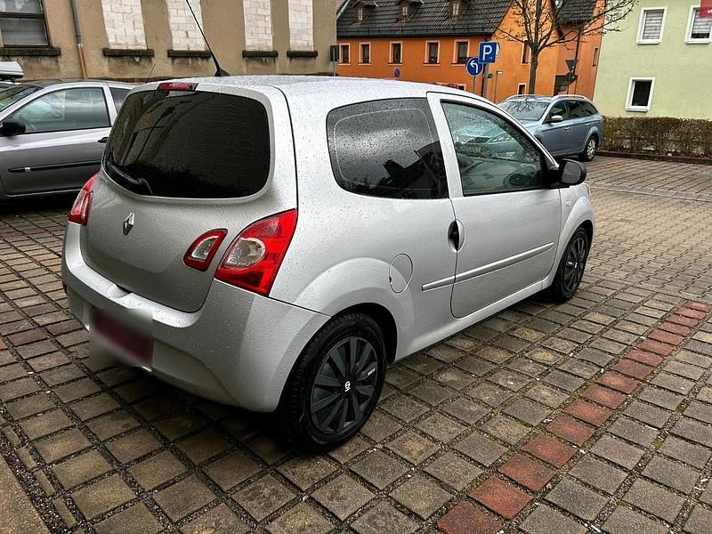 Gebraucht Renault Twingo 75 PS (55 kW) 2012 Silber Kleinwagen