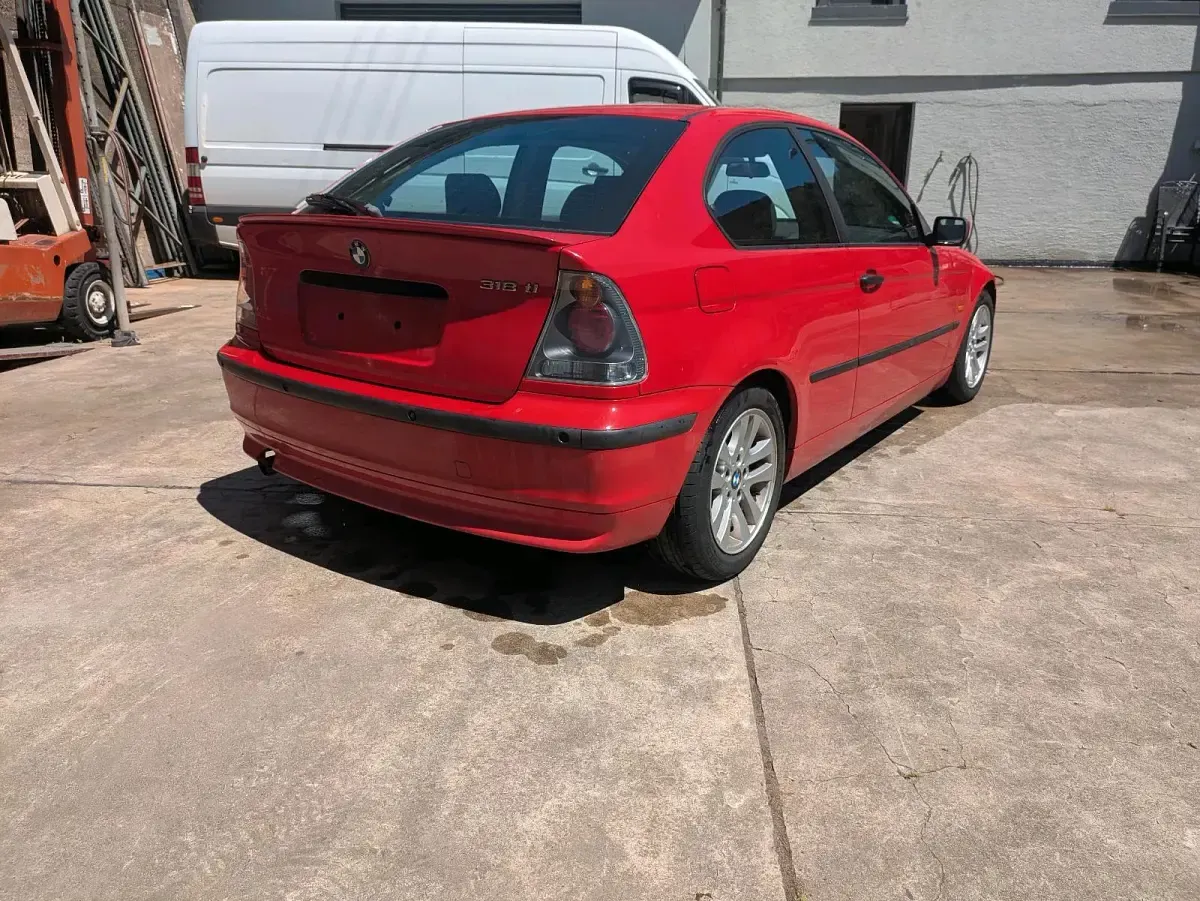 Gebraucht BMW 318 Compact 143 PS (105 kW) 2002 Rot Kleinwagen