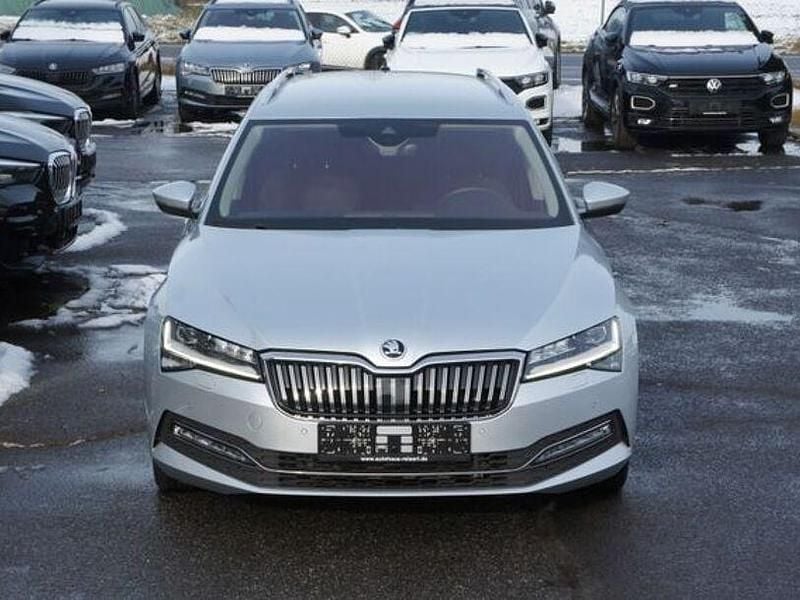 Gebraucht Skoda Superb Style 200 PS (147 kW) 2023 Silber Kombi