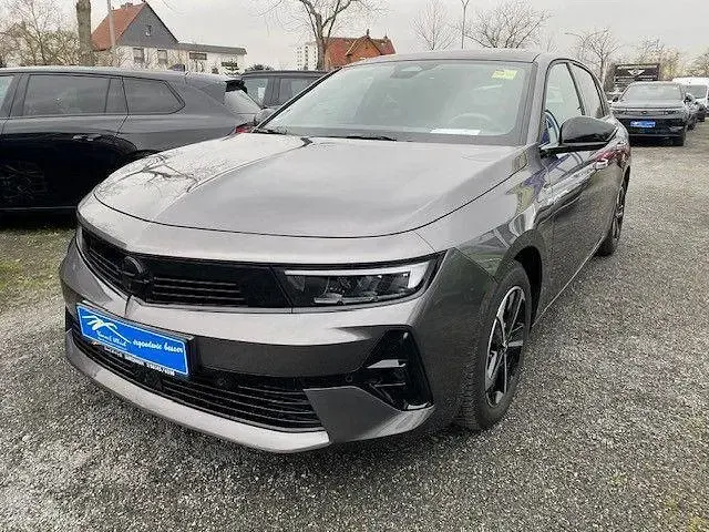 Gebraucht Opel Astra 131 PS (96 kW) 2025 Grau Limousine
