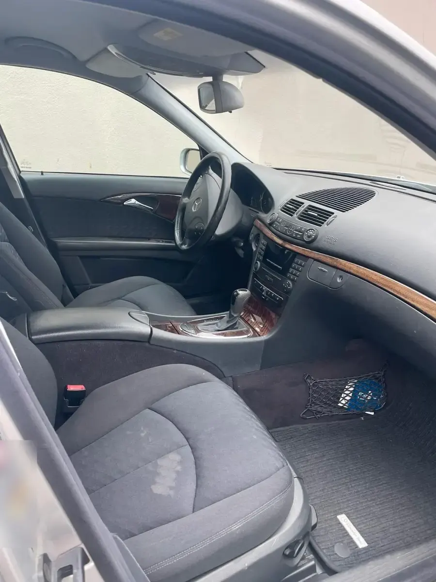 Gebraucht Mercedes E220 150 PS (110 kW) 2003 Limousine