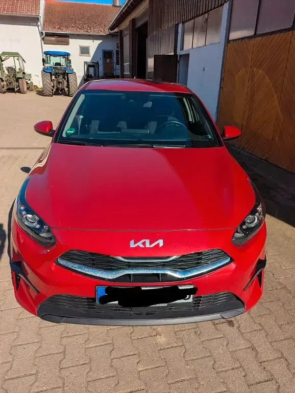 Gebraucht Kia Ceed Vision 101 PS (74 kW) 2023 Rot Kleinwagen
