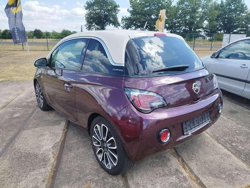 Gebraucht Opel Adam Glam 69 PS (50 kW) 2013 Samtrot (p2)/berry red (p2) Kleinwagen