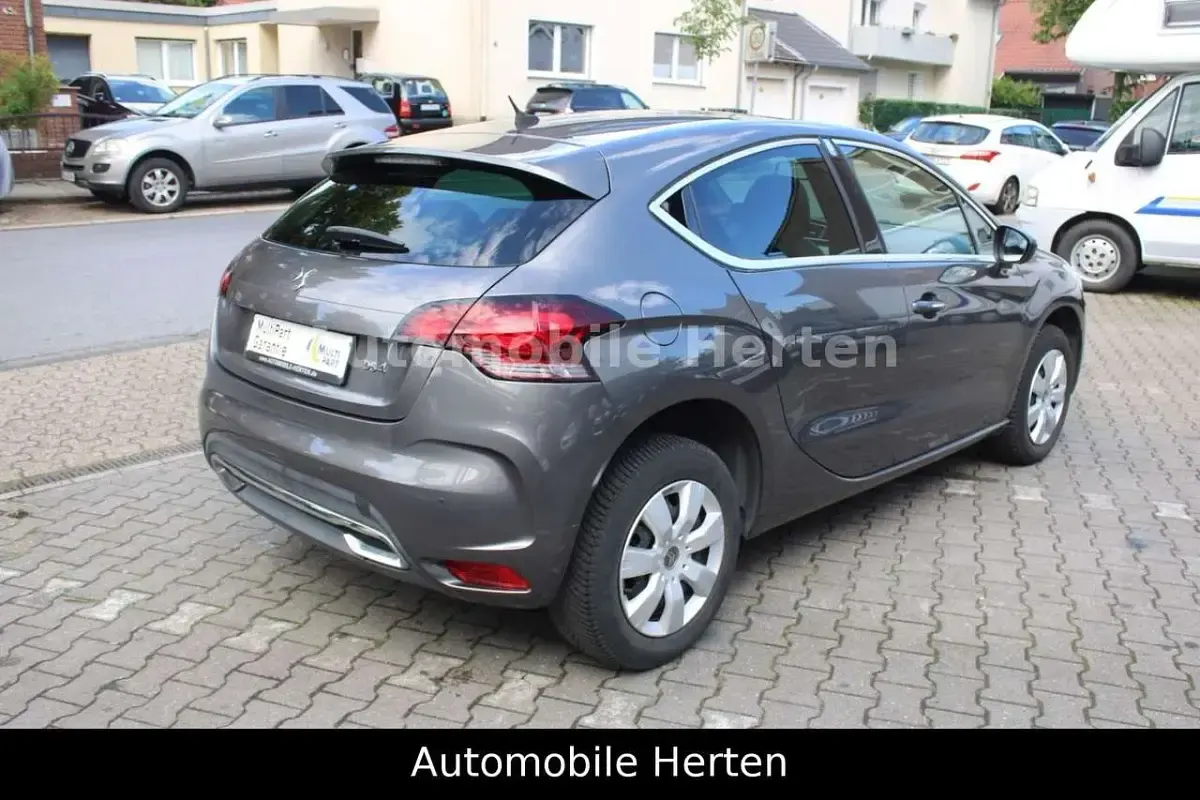 Gebraucht Citroën DS4 So Chic 120 PS (88 kW) 2015 Grau Kleinwagen