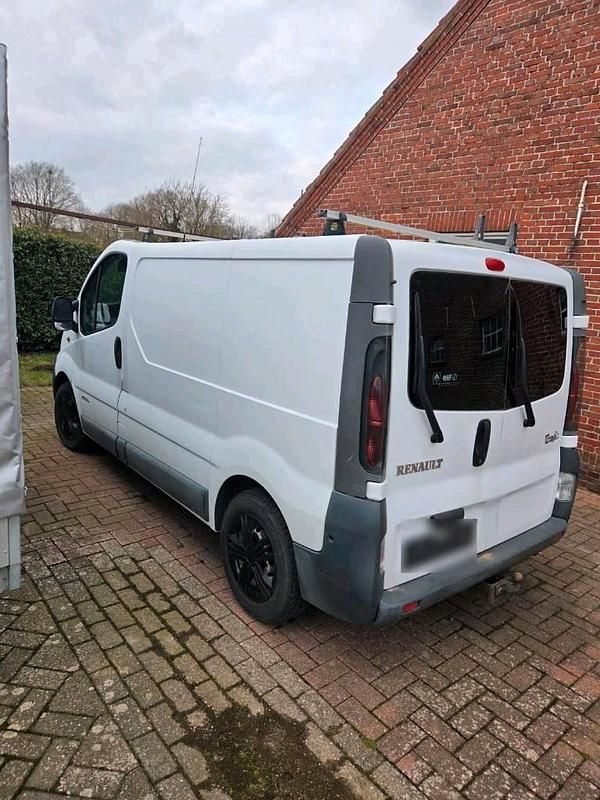 Gebraucht Renault Trafic 101 PS (74 kW) 2006 Weiß Van / Kleinbus