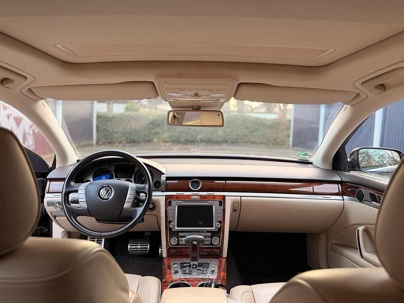 Gebraucht VW Phaeton 239 PS (175 kW) 2011 Braun Limousine