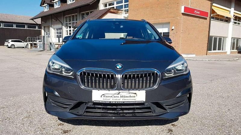 Gebraucht BMW 218 150 PS (110 kW) 2018 Mineralgrau metallic Van / Kleinbus