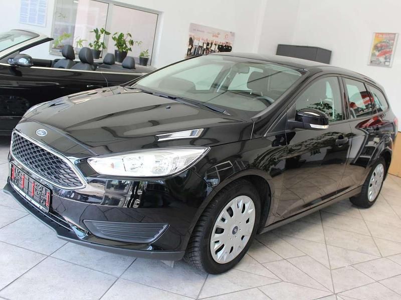 Iridium schwarz mica Gebraucht 2017 Ford Focus Kombi | 11.250 € (Etwas zu teuer) - Bild 1/4