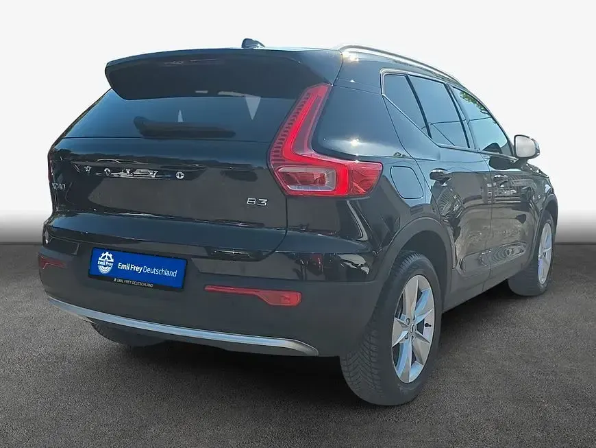 Gebraucht Volvo XC40 Core 163 PS (119 kW) 2024 Schwarz SUV