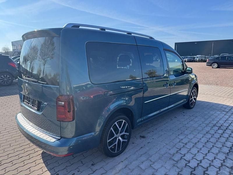 Second-hand VW Caddy Maxi Highline 150 CP (110 kW) 2017 Verde Monovolum