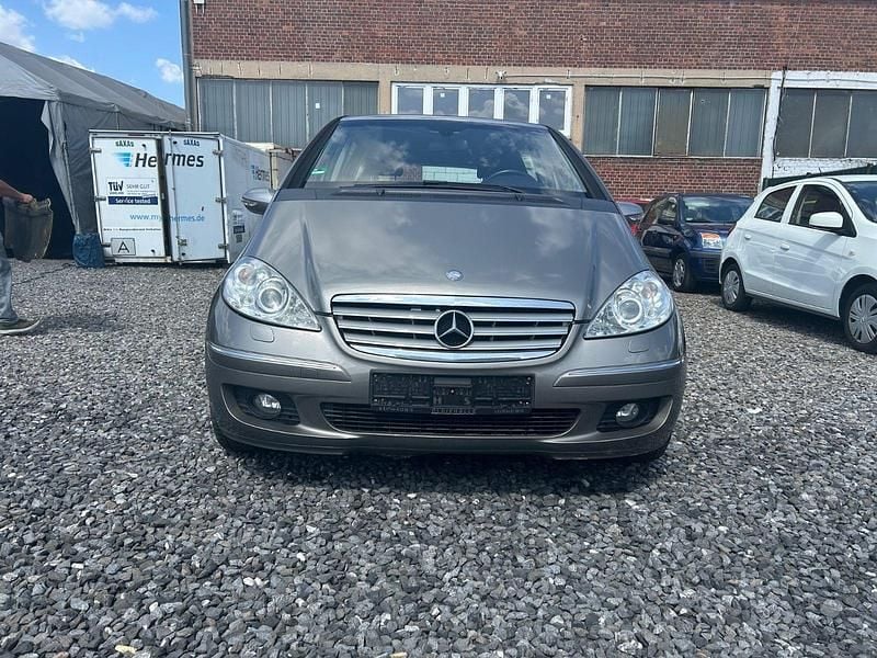 Grau Gebraucht 2005 Mercedes A200 Kleinwagen | 3.900 € (Fairer Preis) - Bild 1/4