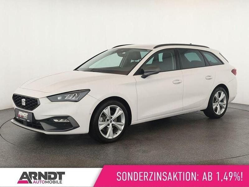 Weiß Gebraucht 2024 Seat Leon FR Limousine | 24.884 € (Guter Preis) - Bild 1/4