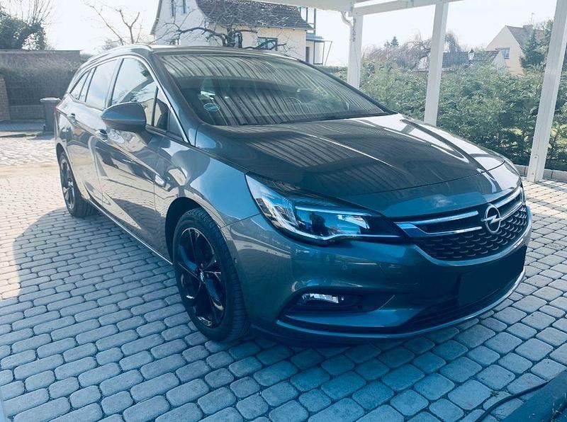 Gebraucht Opel Astra Innovation 160 PS (117 kW) 2017 Grau Kombi