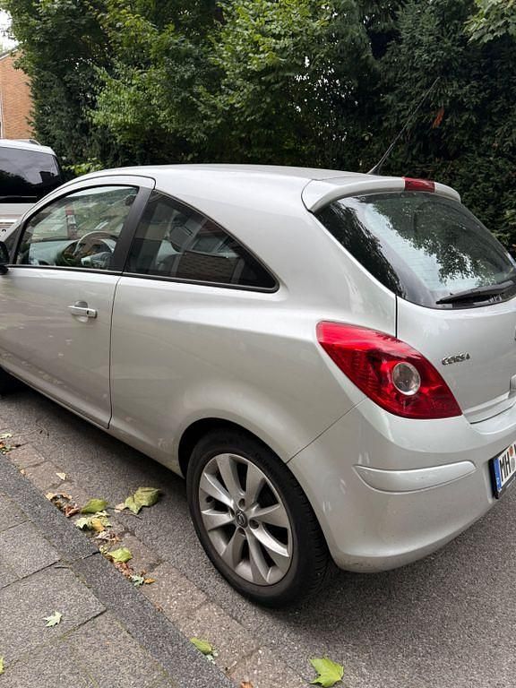 Silber Gebraucht 2012 Opel Corsa Active Kleinwagen | 3.800 € (Guter Preis) - Bild 1/4