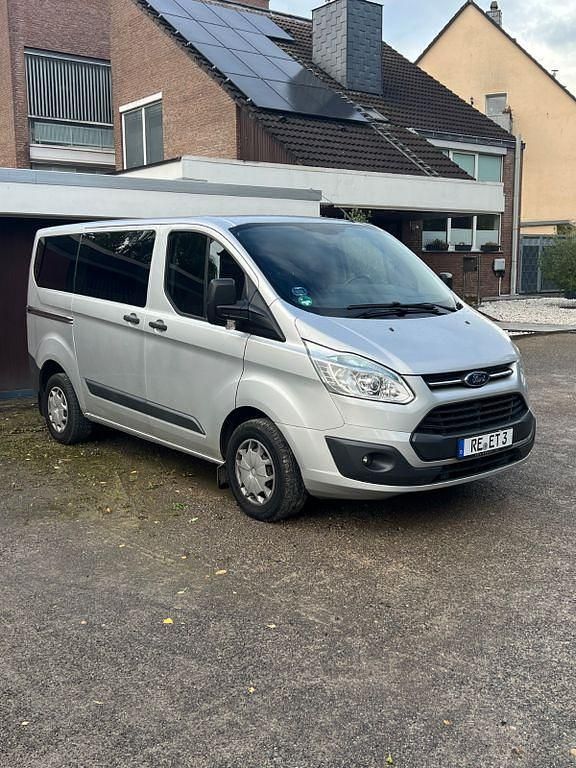 Silber Gebraucht 2015 Ford Tourneo Custom Van | 14.950 € (Guter Preis) - Bild 1/4