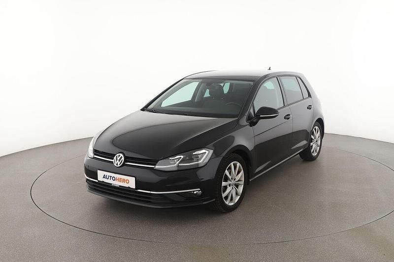 Schwarz Gebraucht 2017 VW Golf VII Highline Limousine | 16.950 € (Fairer Preis) - Bild 1/3