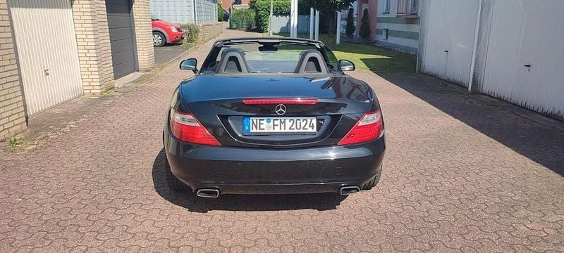 Gebraucht Mercedes SLK200 184 PS (135 kW) 2011 Schwarz Cabrio