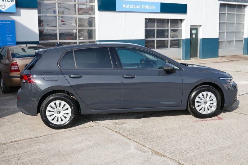 Gebraucht VW Golf VIII 90 PS (66 kW) 2022 Uranograu Limousine