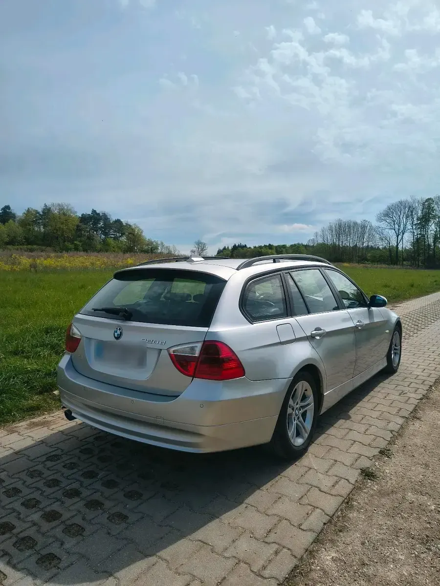 Gebraucht BMW 320 177 PS (130 kW) 2008 Silber Kombi