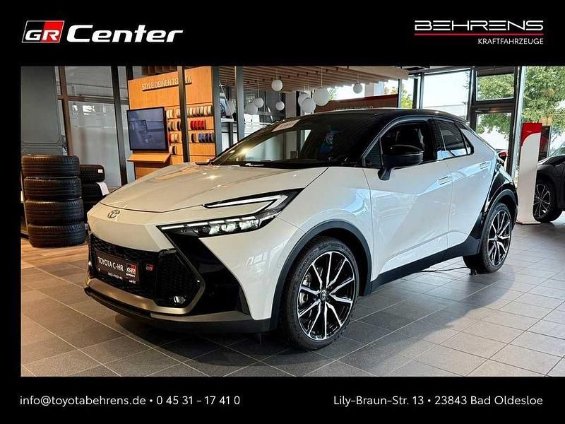 Weiß Neu 2025 Toyota C-HR Sport SUV | 46.980 € (Teuer) - Bild 1/4