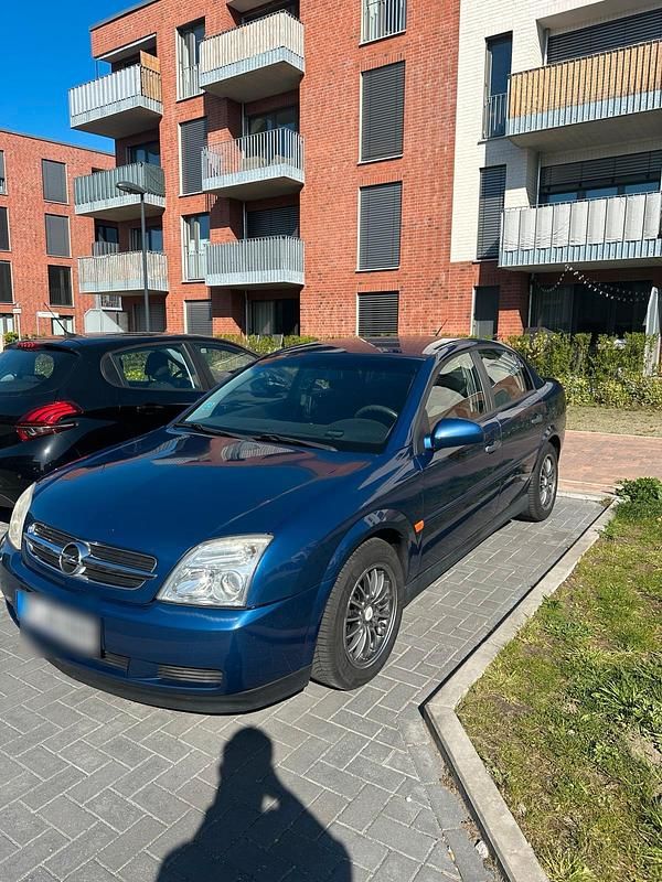 Second-hand Opel Vectra 122 CP (89 kW) 2002 Albastru Berlinǎ