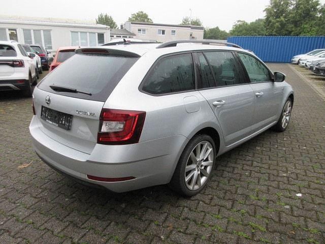Gebraucht Skoda Octavia Ambition 116 PS (85 kW) 2019 Brillantsilber metallic Kombi