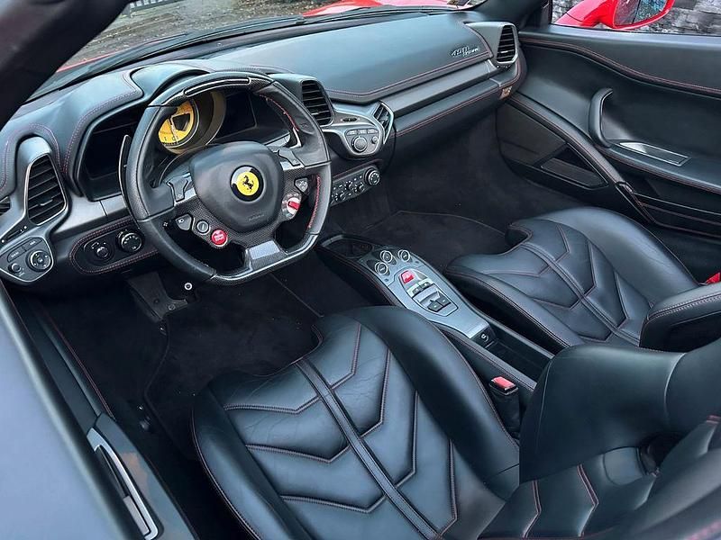 Gebraucht Ferrari 458 570 PS (419 kW) 2012 Rot Cabrio