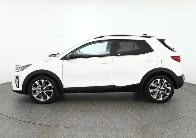 Gebraucht Kia Stonic Spirit 120 PS (88 kW) 2021 Weiß SUV