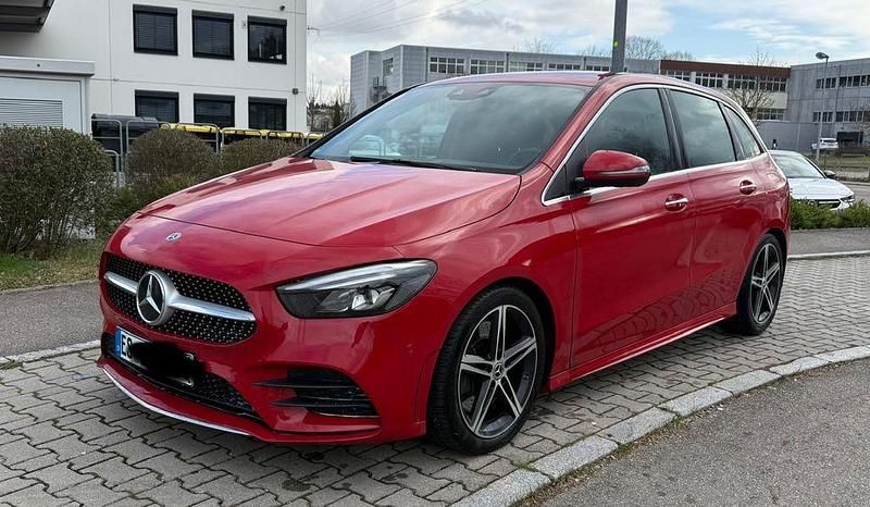 Gebraucht Mercedes B250 AMG 224 PS (164 kW) 2019 Rot Van / Kleinbus