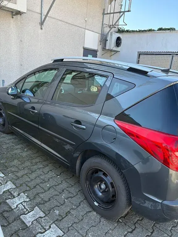 Gebraucht Peugeot 207 Premium 95 PS (69 kW) 2009 Grau Kombi