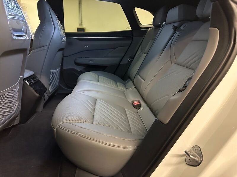 Gebraucht Zeekr 001 YOU 580 kW (789 PS) 2024 Orange Kleinwagen