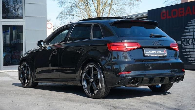 Second-hand Audi RS3 Design 400 CP (294 kW) 2020 Negru Berlinǎ