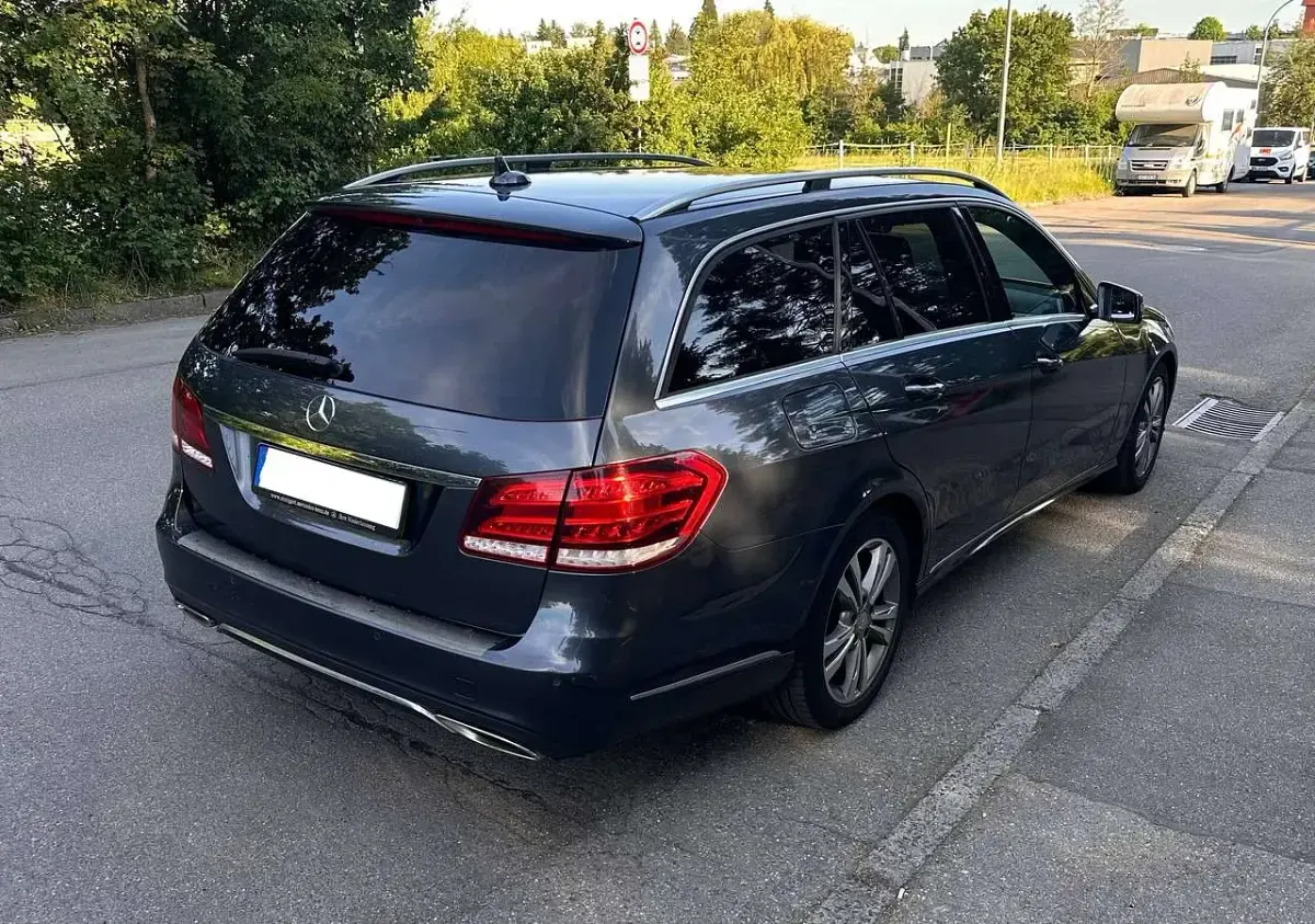 Gebraucht Mercedes E250 Avantgarde 204 PS (150 kW) 2013 Grau Kombi
